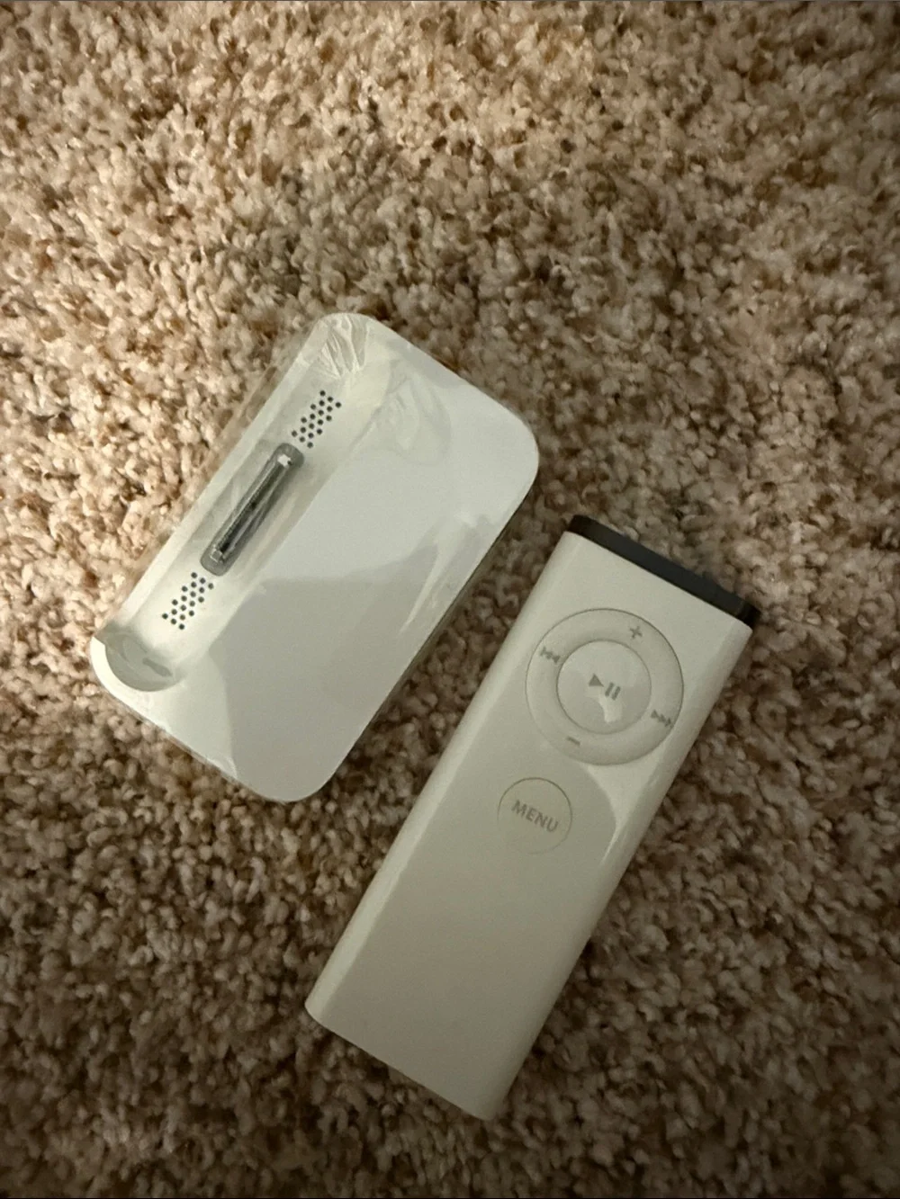 2007 Apple Universal Dock (Model A1256) with Apple IR remote